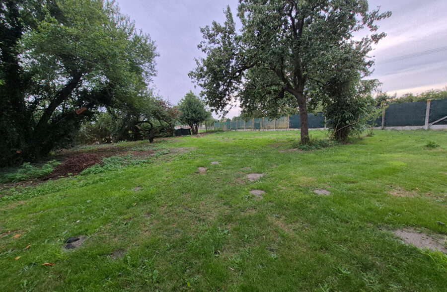 HERGNIES Terrain constructible de 1013m²