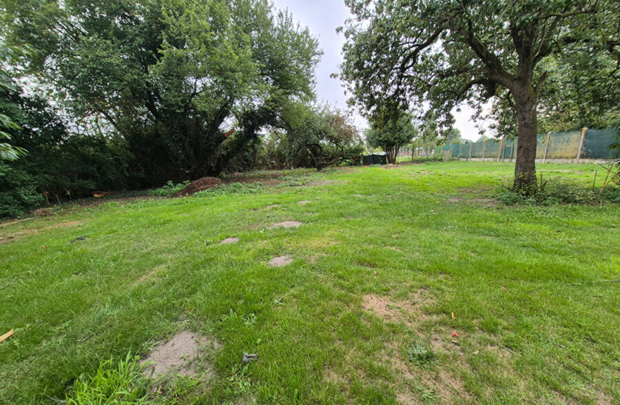 HERGNIES Terrain constructible de 1013m²