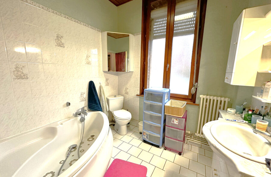 Maison de ville avec jardin – charme et confort