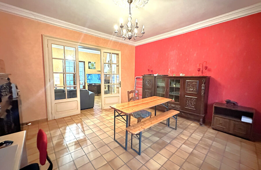 Maison de ville avec jardin – charme et confort