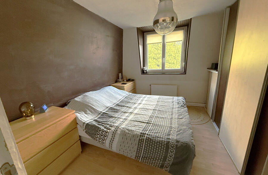 élégante maison de 70m² avec garage à moto/vélo.