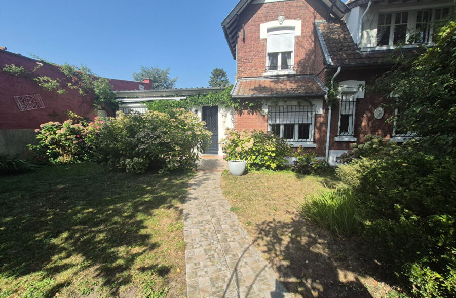 Maison Lille 5 pièce(s) 115 m2 -Jardin -Garage – Jardin 150m²