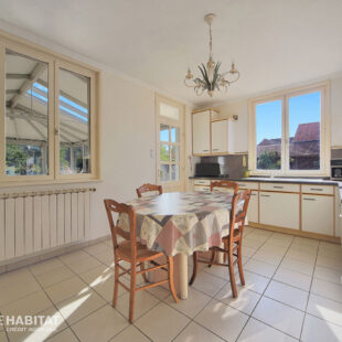 Maison Individuelle 2 chambres 1 bureau ou petite chambre 2 garages jardin