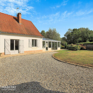 Maison Individuelle 2 chambres 1 bureau ou petite chambre 2 garages jardin
