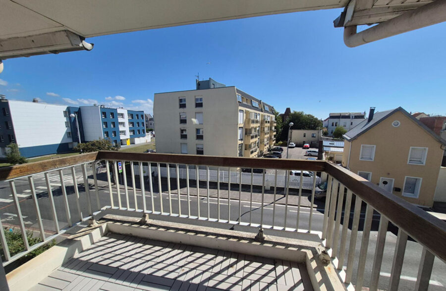 T2 cabine à 300m de la plage