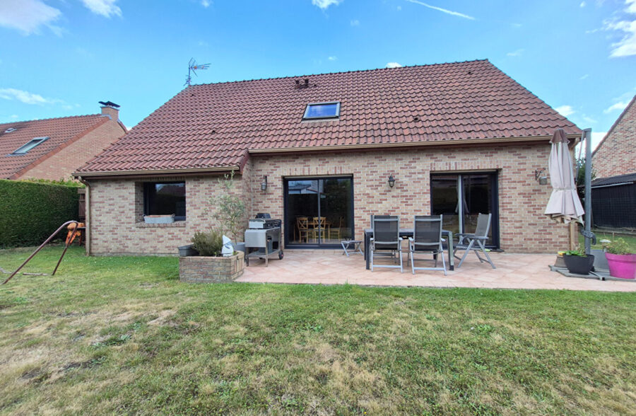 INDIVIDUELLE de SEMI PLAIN PIED, 4 chambres, jardin, garage, parking