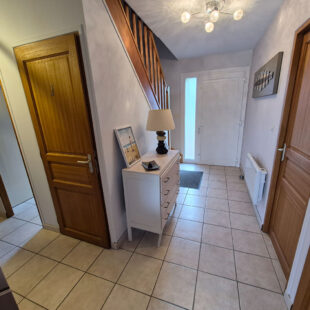 INDIVIDUELLE de SEMI PLAIN PIED, 4 chambres, jardin, garage, parking