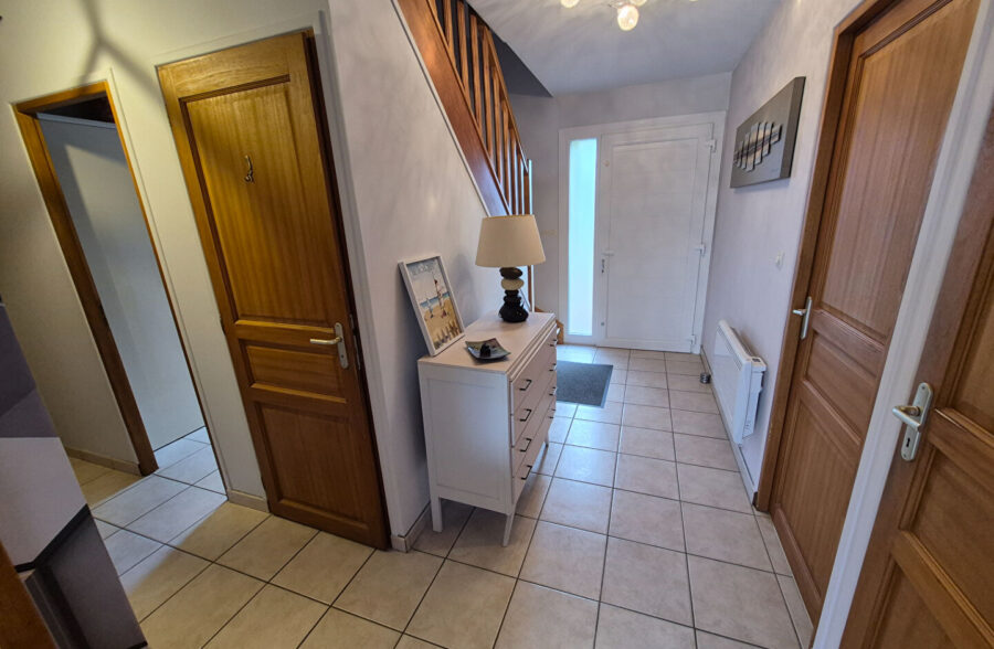 INDIVIDUELLE de SEMI PLAIN PIED, 4 chambres, jardin, garage, parking