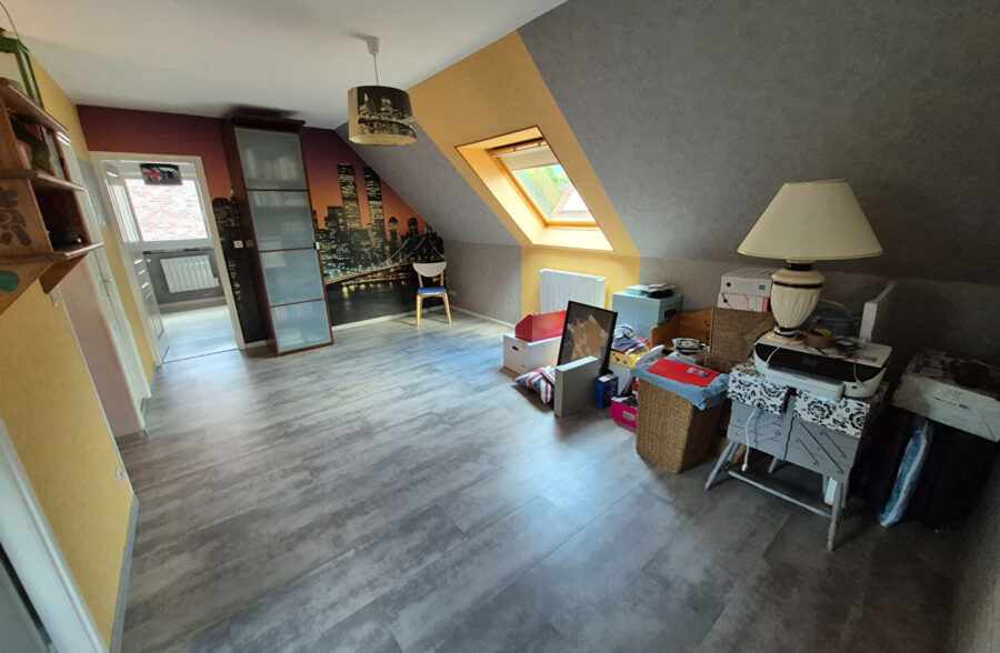 INDIVIDUELLE de SEMI PLAIN PIED, 4 chambres, jardin, garage, parking