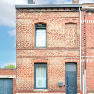 MAISON SEMI INDIVIDUELLE AVEC DEPENDANCE