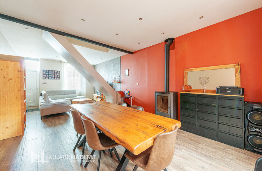 MAISON SEMI INDIVIDUELLE AVEC DEPENDANCE