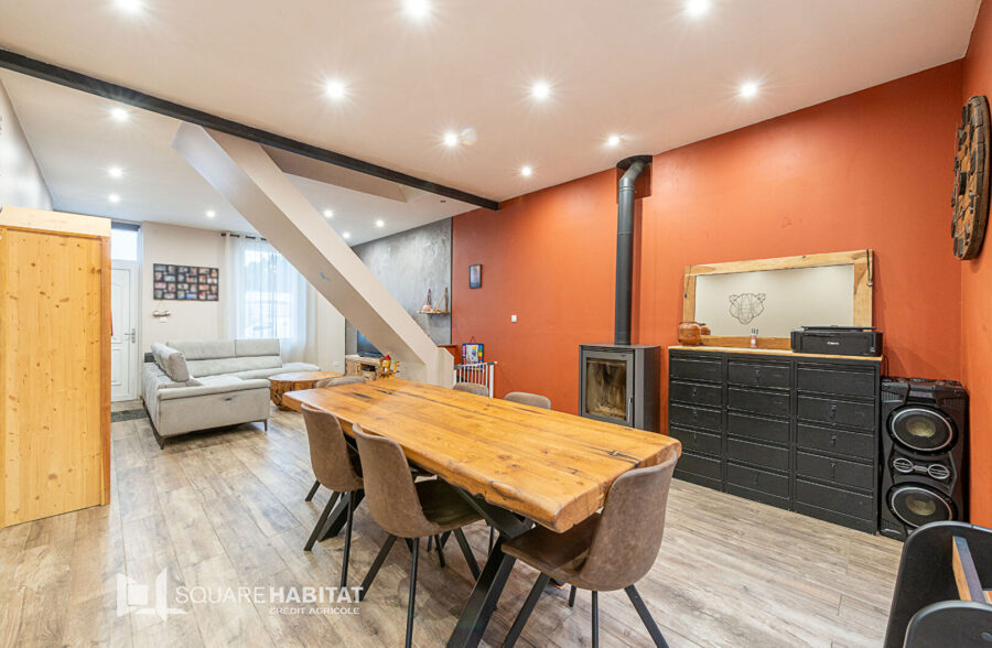 MAISON SEMI INDIVIDUELLE AVEC DEPENDANCE