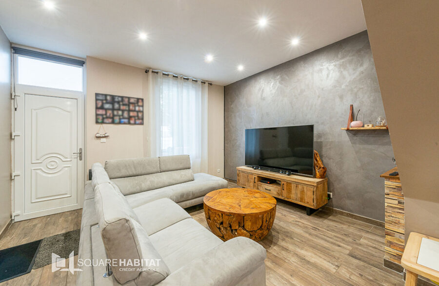 MAISON SEMI INDIVIDUELLE AVEC DEPENDANCE