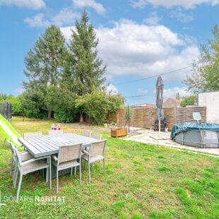 MAISON SEMI INDIVIDUELLE AVEC 3 GARAGES