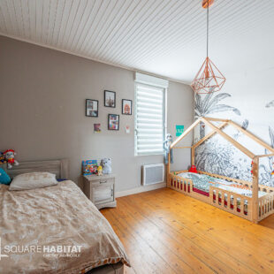 MAISON SEMI INDIVIDUELLE AVEC 3 GARAGES