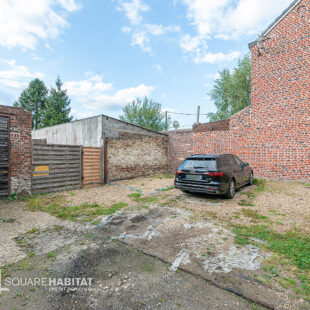 MAISON SEMI INDIVIDUELLE AVEC 3 GARAGES