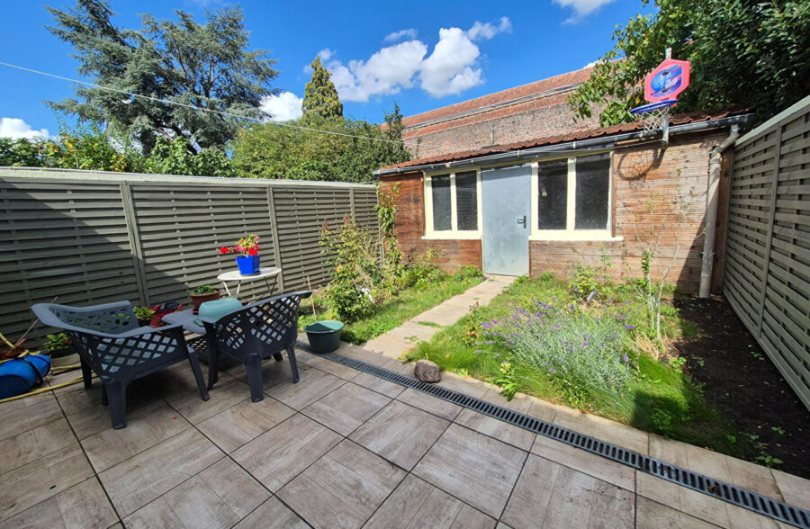 Maison semi flamande avec 2 chambres, jardin et garage