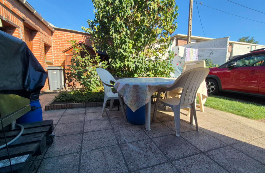 Maison semi-individuelle avec 3 chambres, jardin, garage