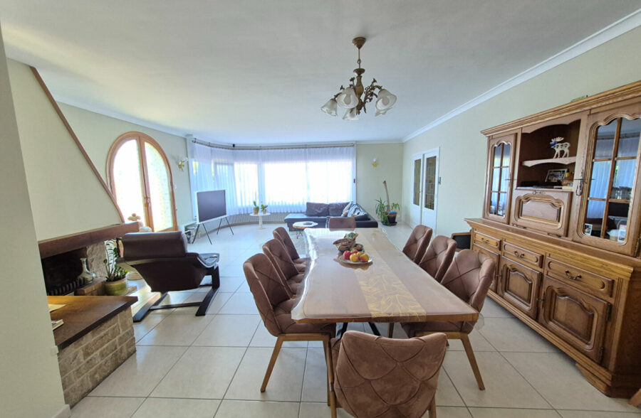 Maison INDIVIDUELLE se Semi Plain Pied, sous-sol, garage,jardin