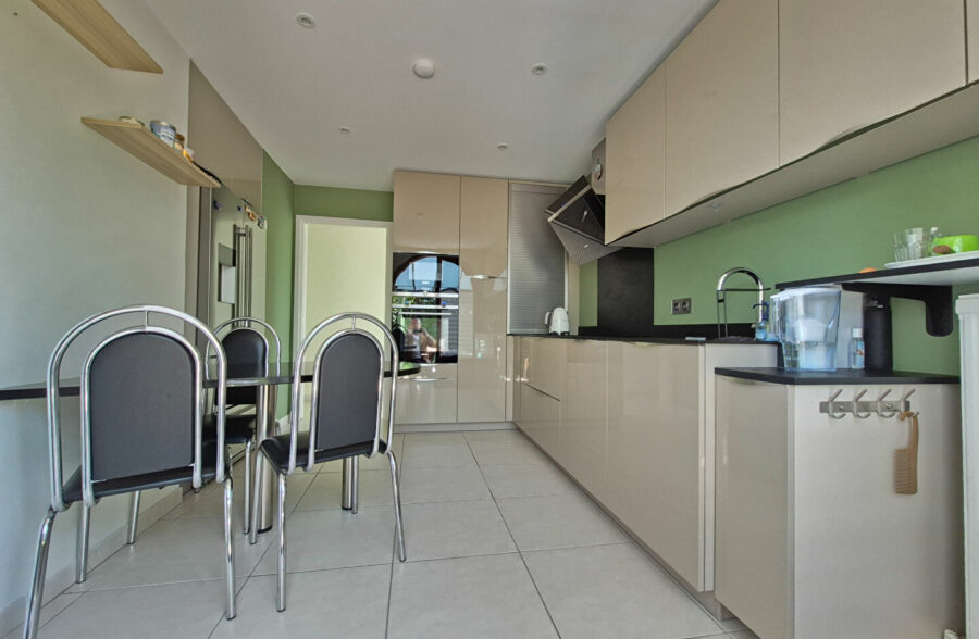 Maison INDIVIDUELLE se Semi Plain Pied, sous-sol, garage,jardin