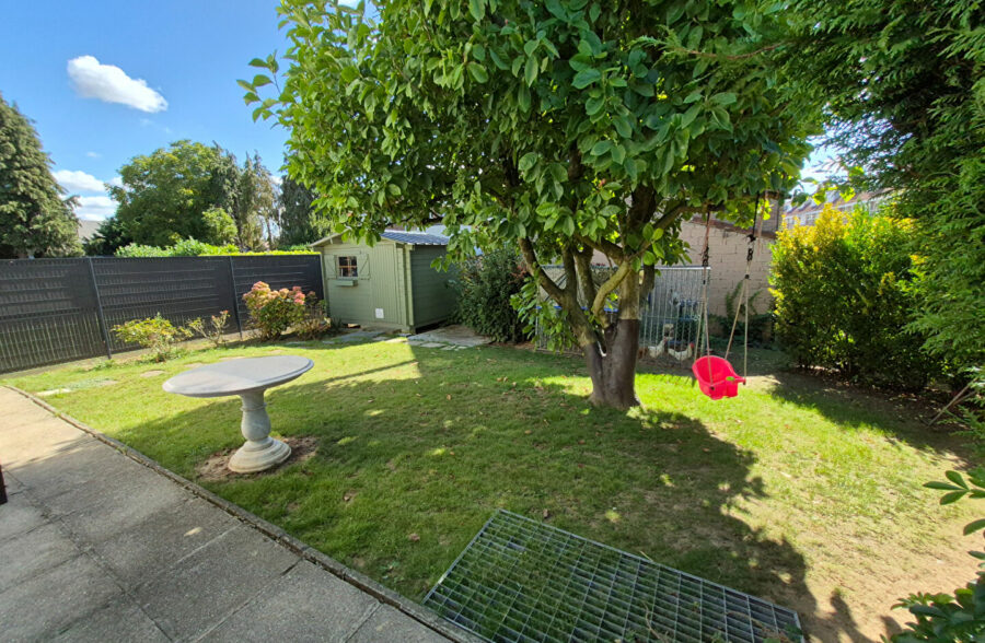 Maison INDIVIDUELLE se Semi Plain Pied, sous-sol, garage,jardin