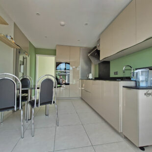 Maison INDIVIDUELLE se Semi Plain Pied, sous-sol, garage,jardin