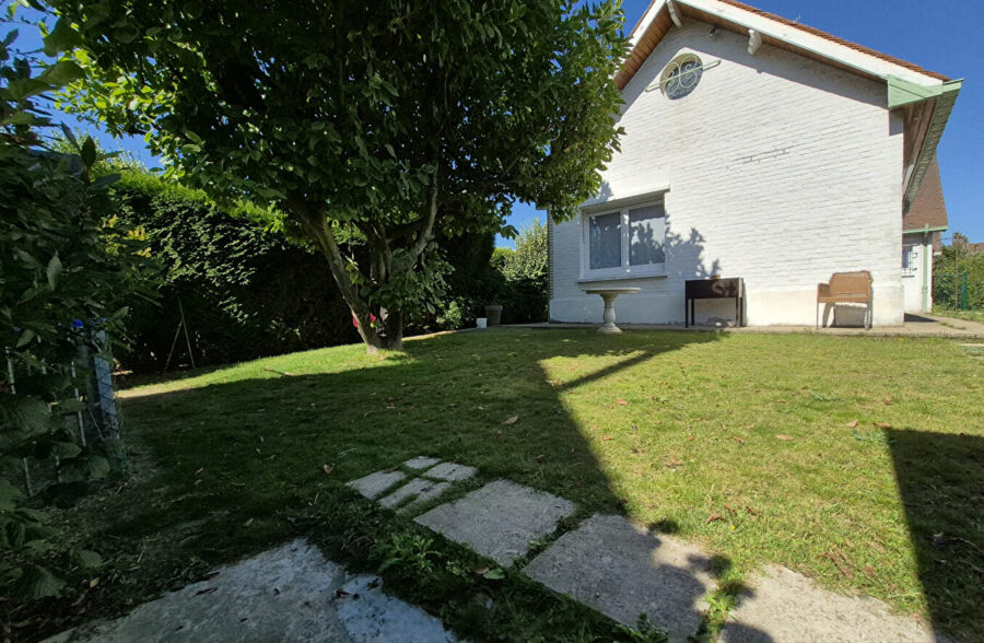 Maison INDIVIDUELLE se Semi Plain Pied, sous-sol, garage,jardin