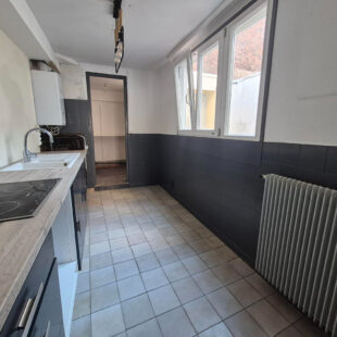 Croix, maison 92 m², 4 chambres + cour