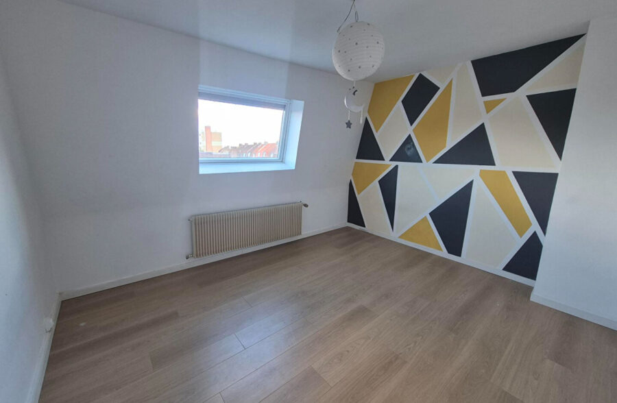Croix, maison 92 m², 4 chambres + cour