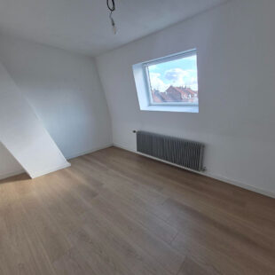 Croix, maison 92 m², 4 chambres + cour