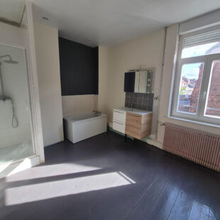 Croix, maison 92 m², 4 chambres + cour