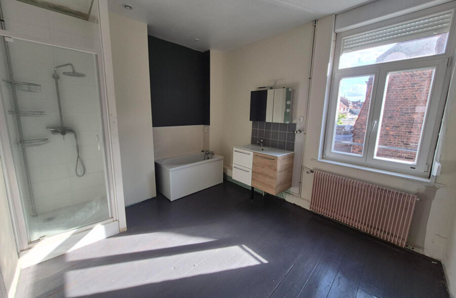 Croix, maison 92 m², 4 chambres + cour