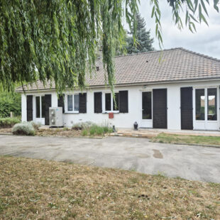 Maison individuel en plain pied 3 chambres  Sous compromis 