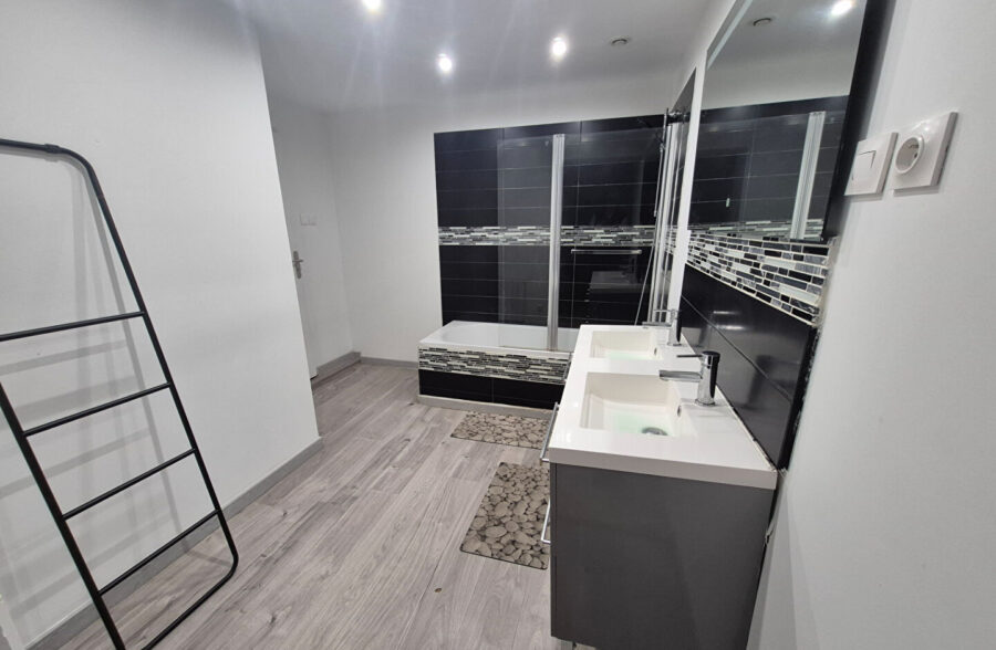 Charmante maison de ville avec grand jardin Charmante maison de ville avec grand jardin