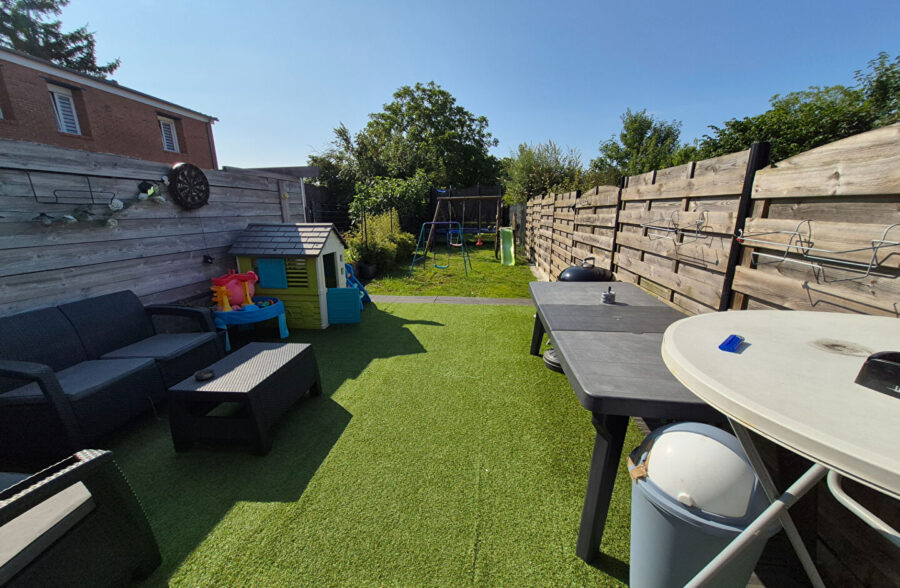 Charmante maison de ville avec grand jardin Charmante maison de ville avec grand jardin