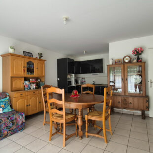 SEQUEDIN – Type 3 de 57m2 en RdC, terrasse, 2 places de parking, résidence récente