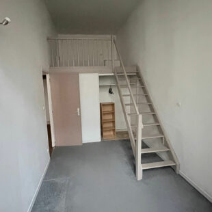 APPARTEMENT DE TYPE 2 AVEC DOUBLE MEZZANINE, A PROXIMITE DE LA GARE ET DE LA GRAND PLACE