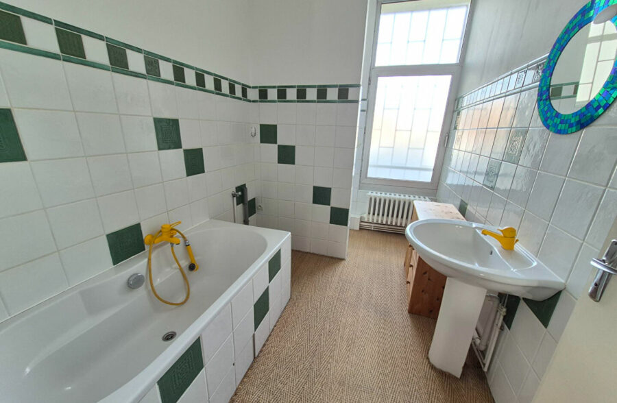 Secteur GAMBETTA – T2  de 66,86 m² avec cave possibilité achat garage en supplément