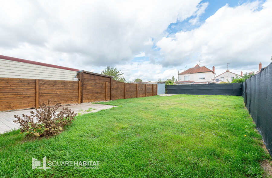 Maison semi individuelle avec jardin et garage