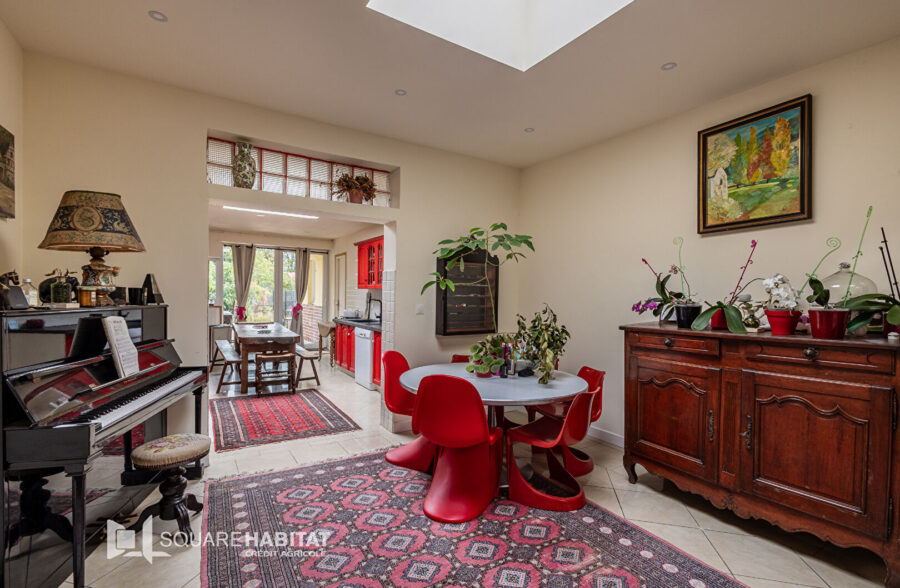 Grande maison de famille, jardin, garage et 4 chambres