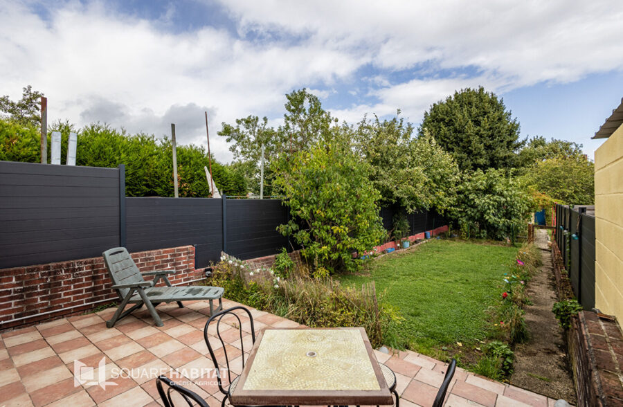 Grande maison de famille, jardin, garage et 4 chambres