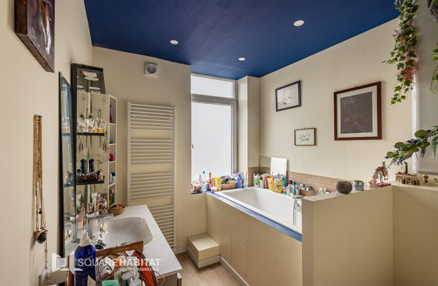 Grande maison de famille, jardin, garage et 4 chambres