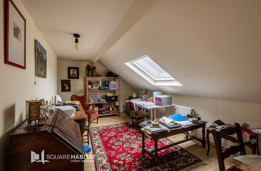 Grande maison de famille, jardin, garage et 4 chambres