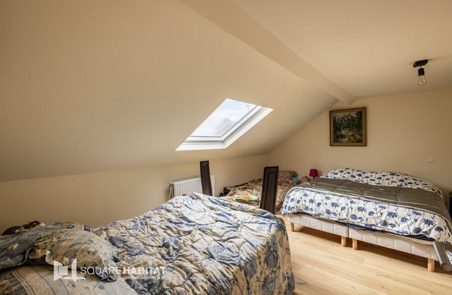 Grande maison de famille, jardin, garage et 4 chambres