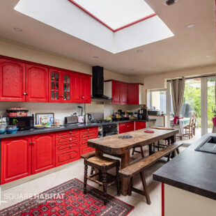 Grande maison de famille, jardin, garage et 4 chambres