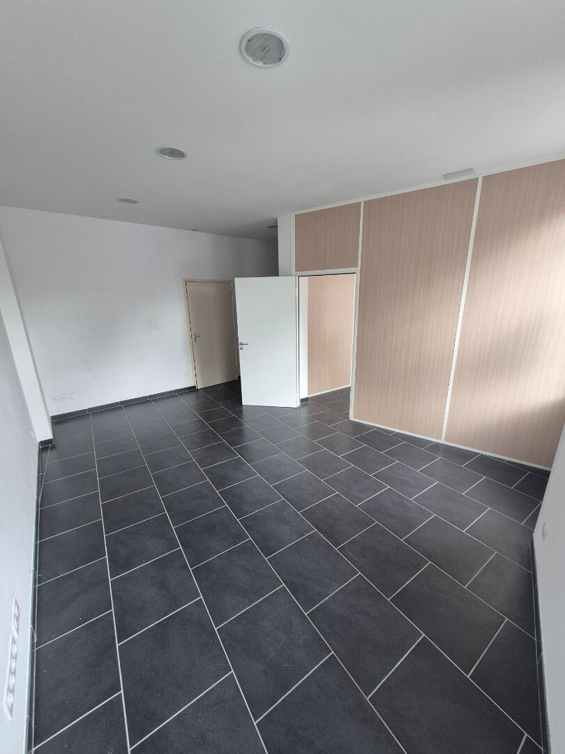 Local commercial Douai 1 pièce(s) 51 m2