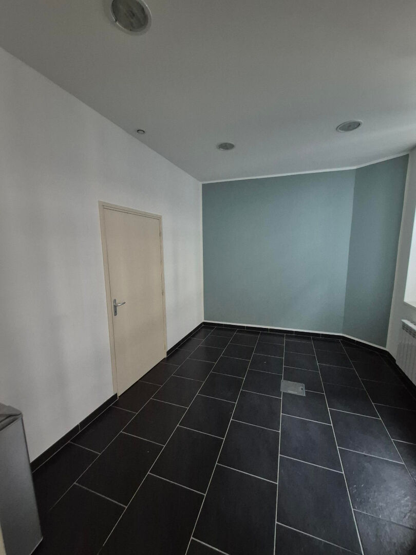 Local commercial Douai 1 pièce(s) 51 m2