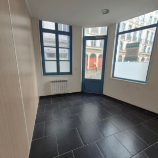 Local commercial Douai 1 pièce(s) 51 m2