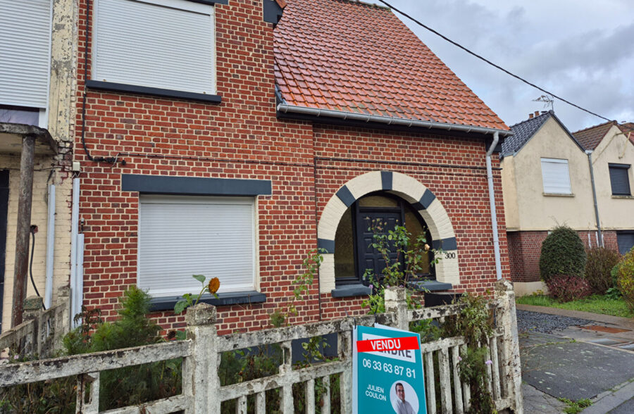 Charmante maison 1930 semi-individuelle avec garage et grand jardin ! <small>&nbsp;Sous compromis&nbsp;</small>