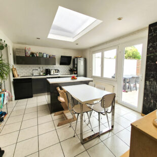 Charmante maison 1930 semi-individuelle avec garage et grand jardin ! &nbsp;Sous compromis&nbsp;